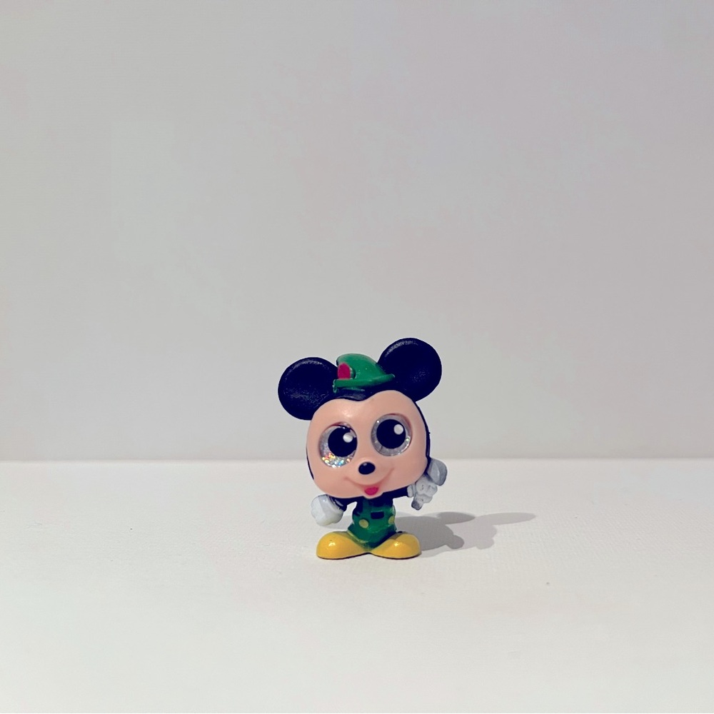 Disney Doorables Let's Go! Series International Getaway Mickey